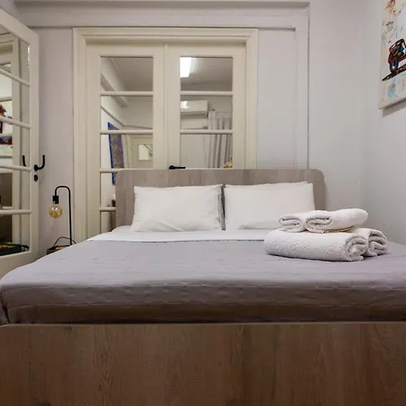 Acropolis View 4-bd Apartment Athens
